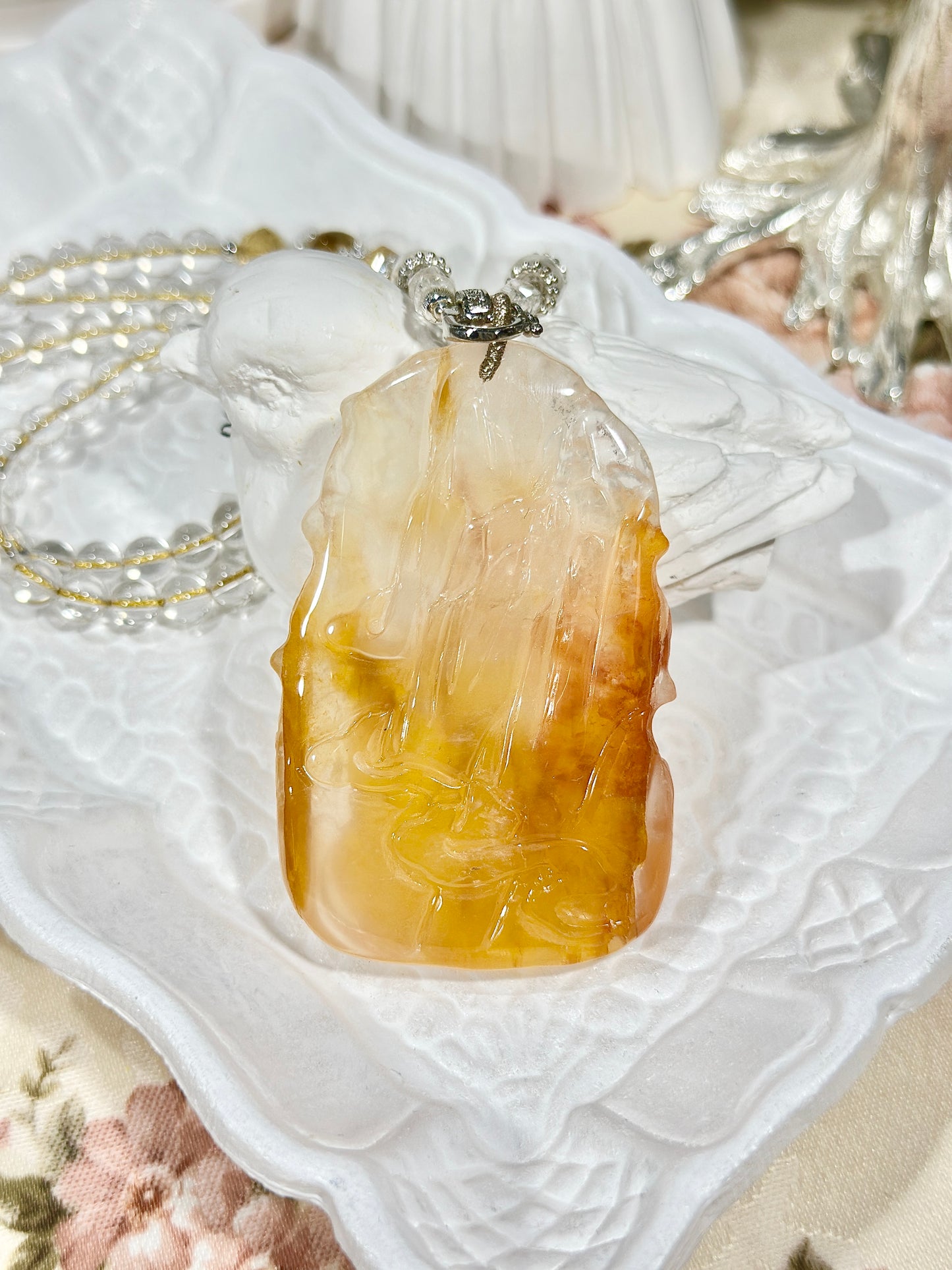 Yellow glue flower engraved fox brand necklace