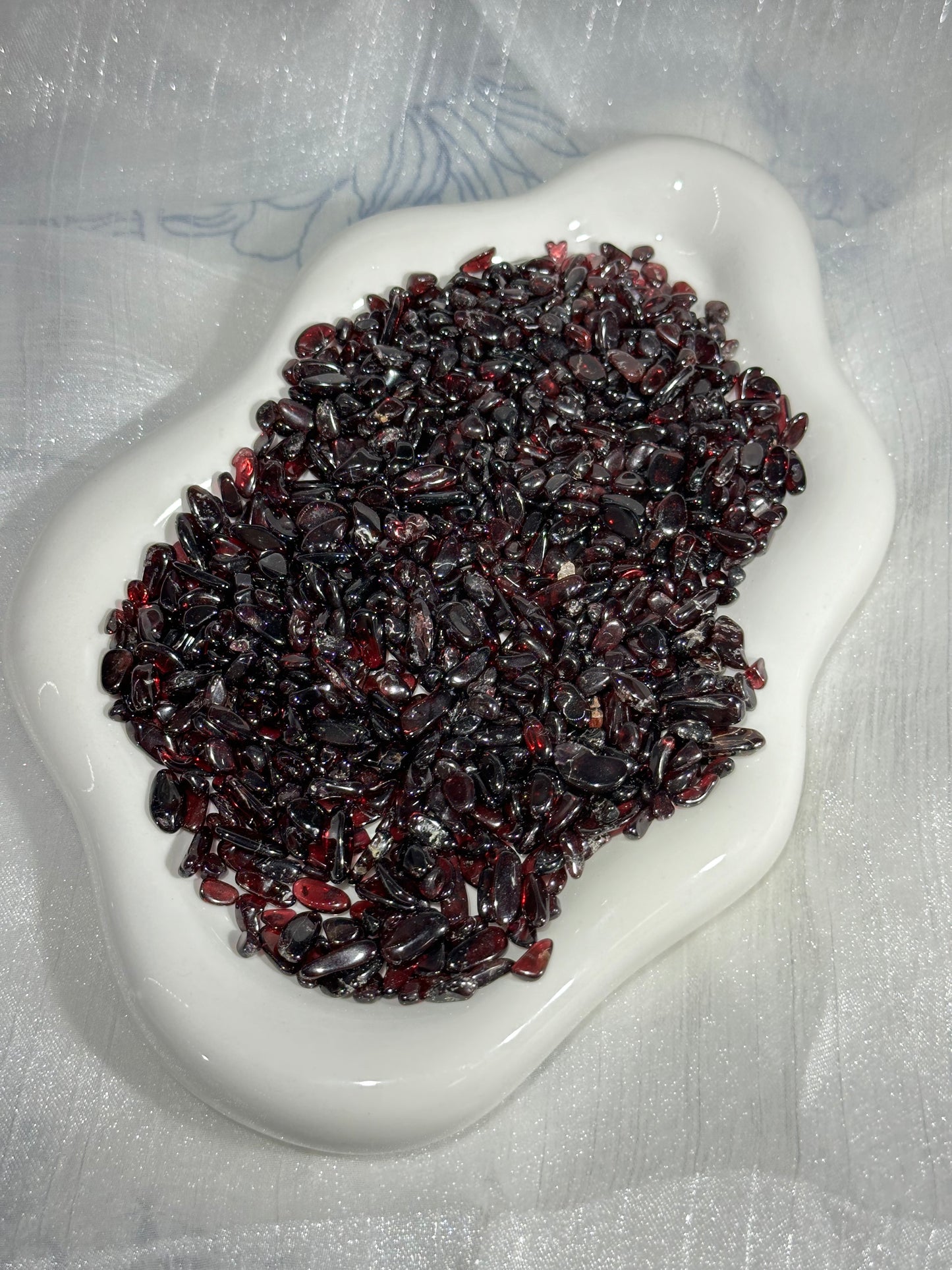 Garnet crystal crushed stone