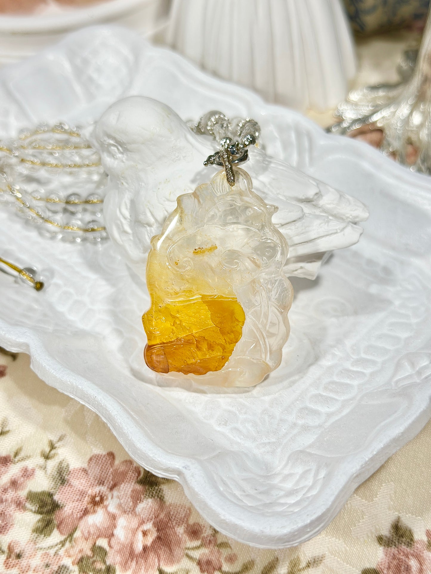 Yellow glue flower engraved fox brand necklace