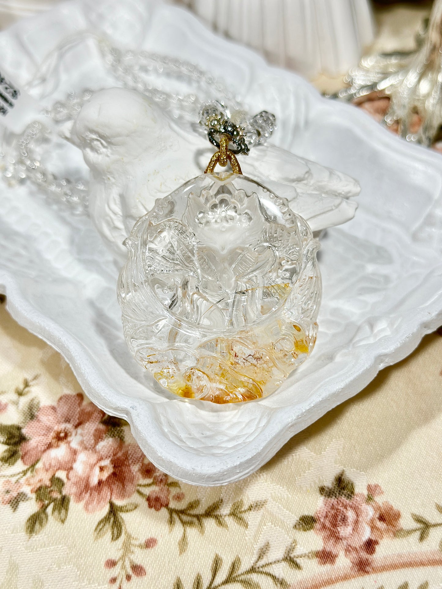 Yellow glue flower engraved fox brand necklace