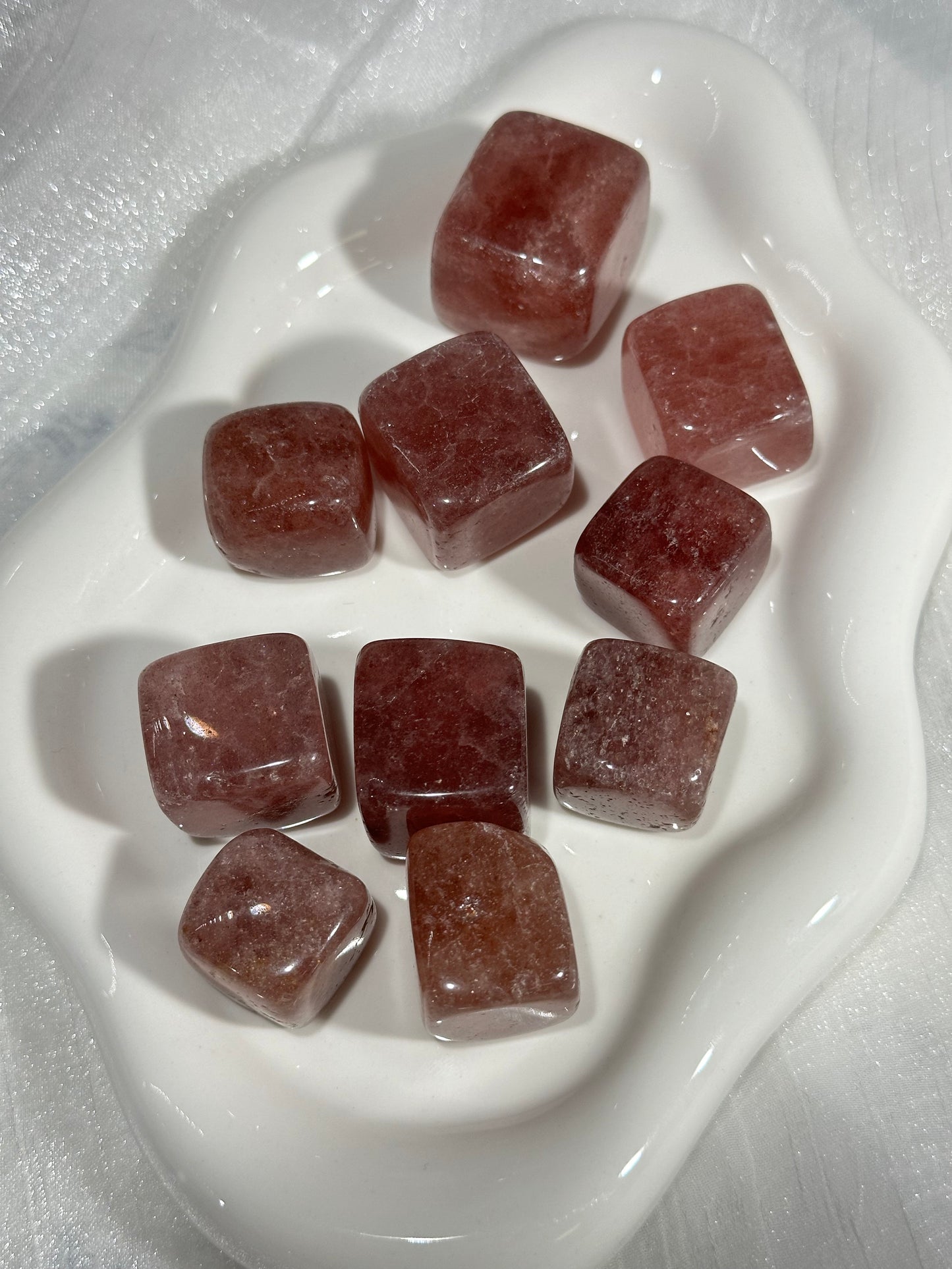 Strawberry crystal sugar cube raw stone