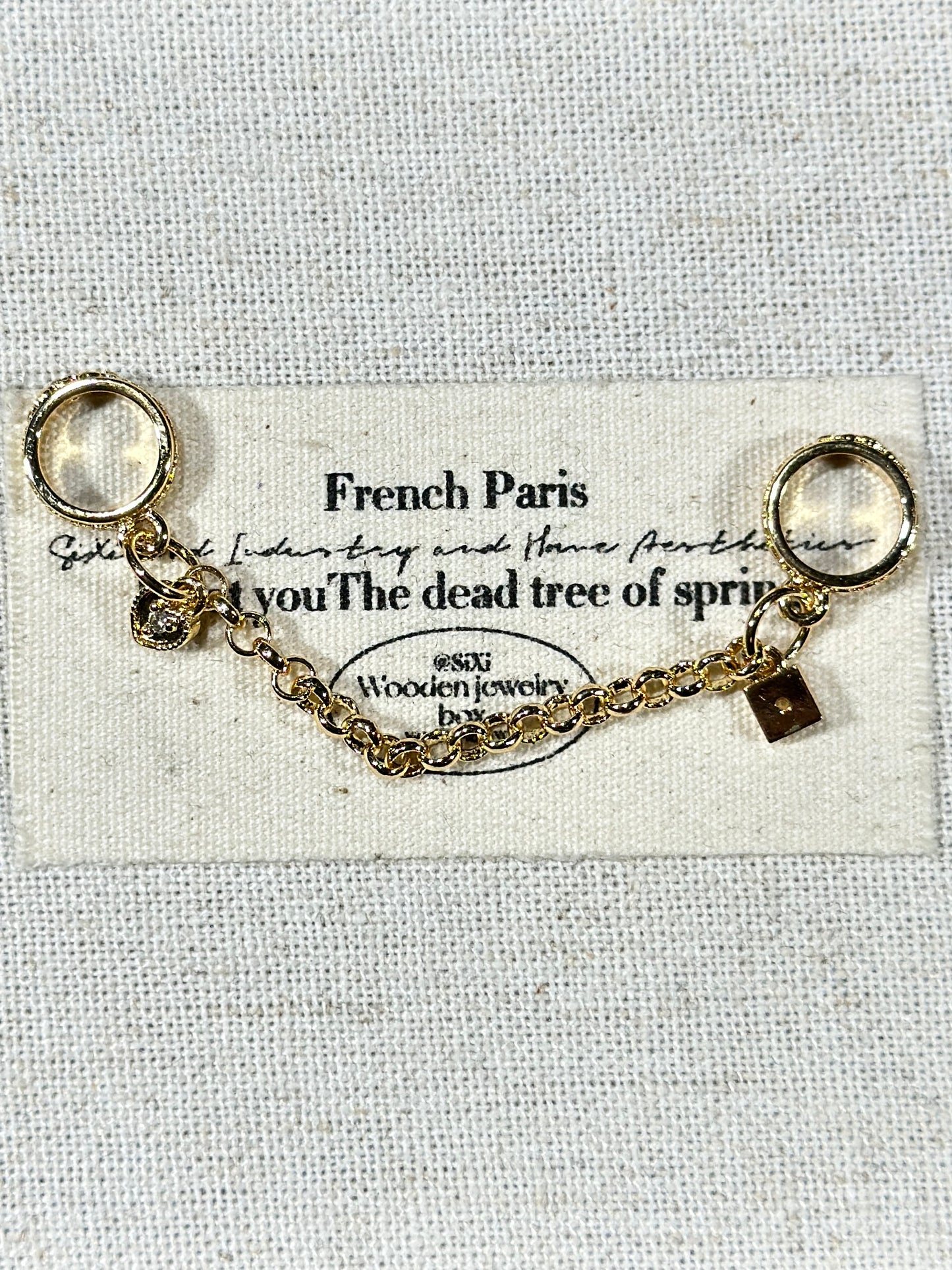 Light gold love lock trickle safety chain