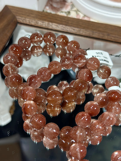 Transparent and smooth red rabbit hair