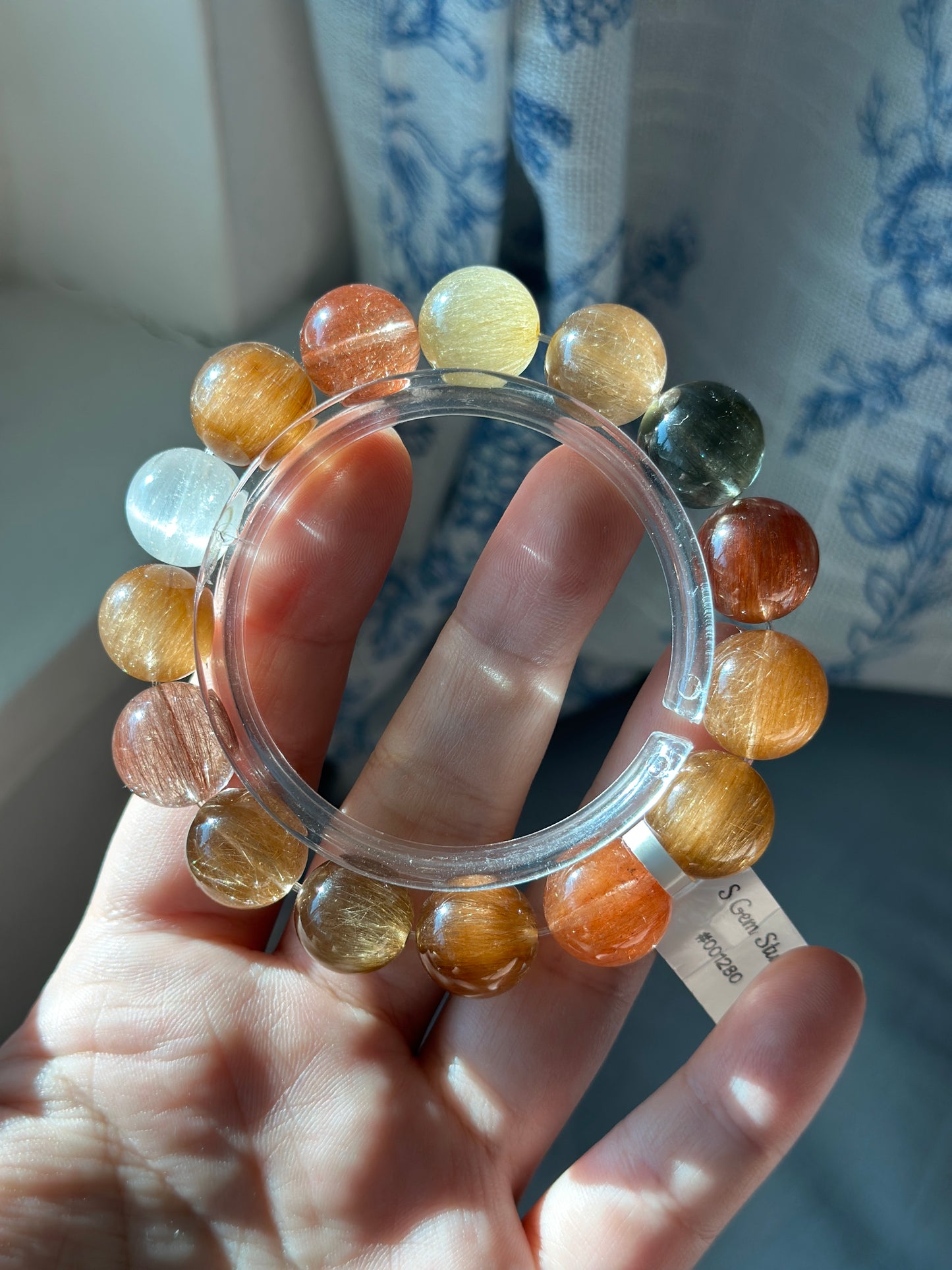 Brushed colored rabbit fur crystal