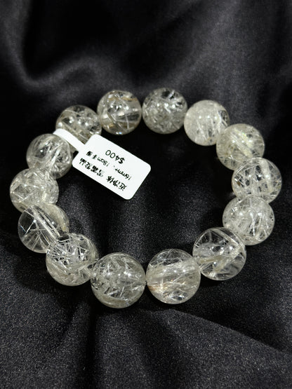 近净体雪霜发晶