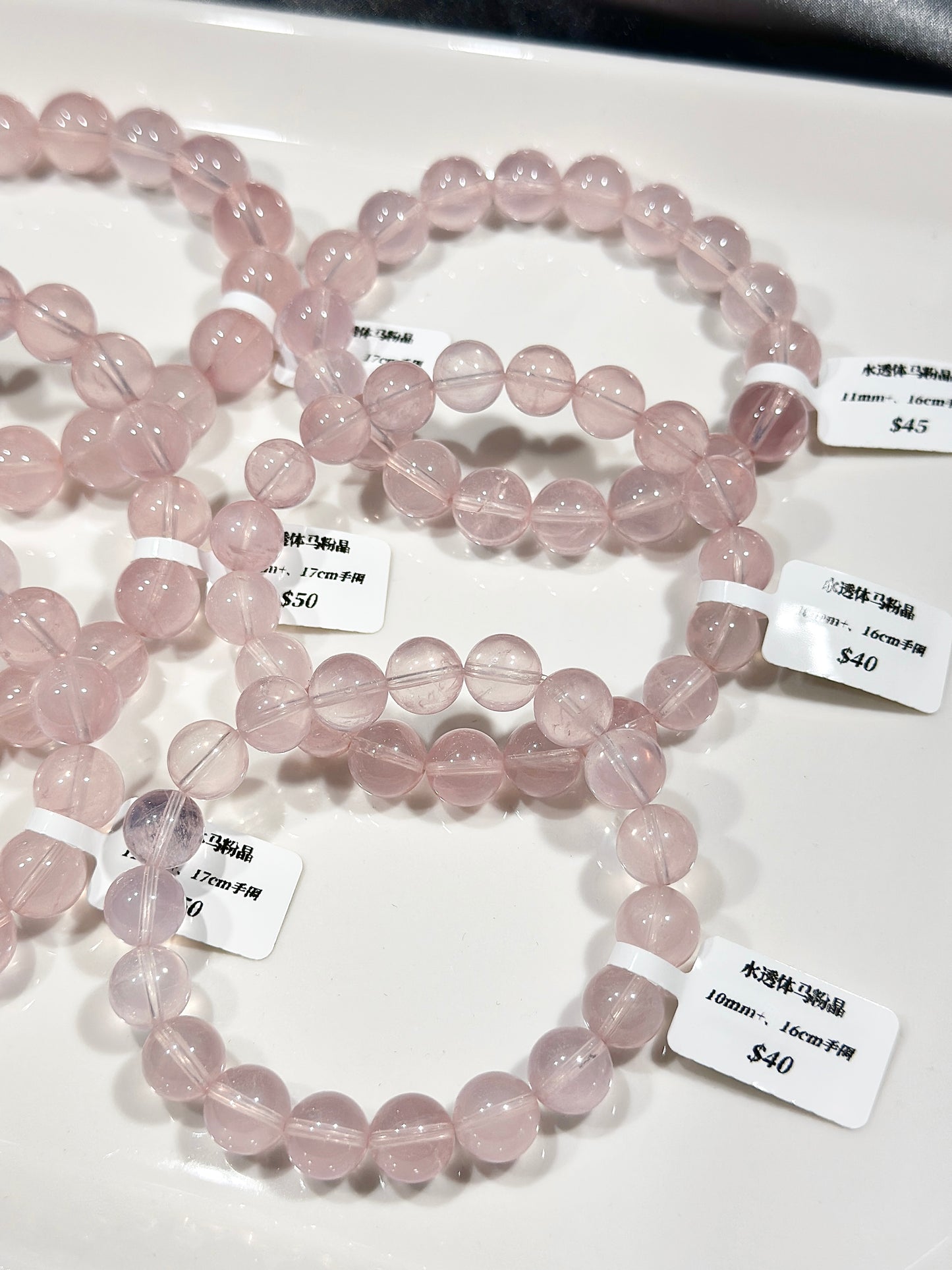 Water-transparent horse pink crystal