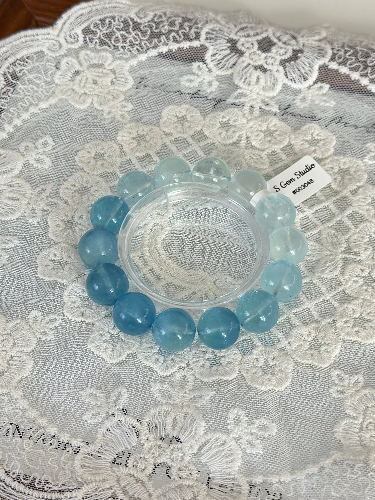 Gradient aquamarine