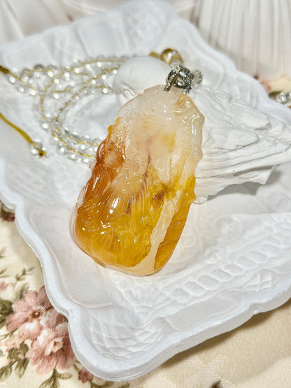 Yellow glue flower engraved fox brand necklace