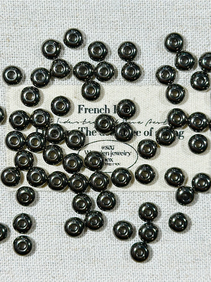 Gun black 5mm + flat spacer beads