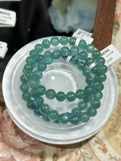 Green tone blue-green crystal