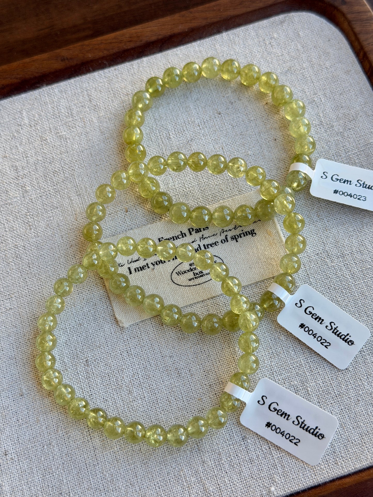 苹果绿沙佛莱石榴石