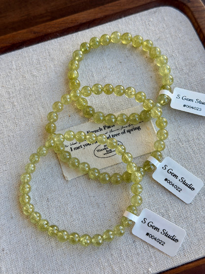 苹果绿沙佛莱石榴石