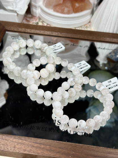 满雪白雪花幽灵