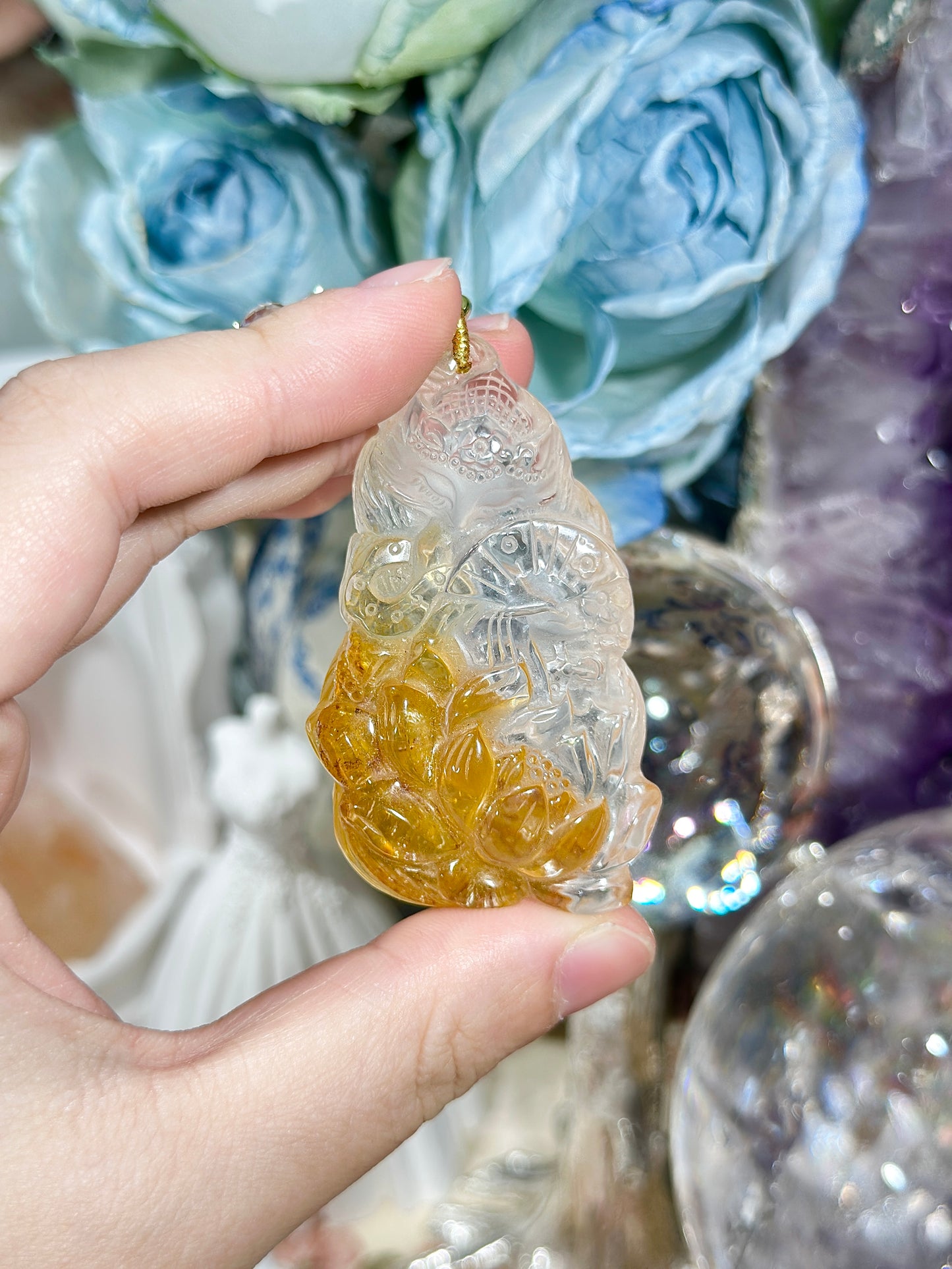 Yellow glue flower engraved fox brand necklace