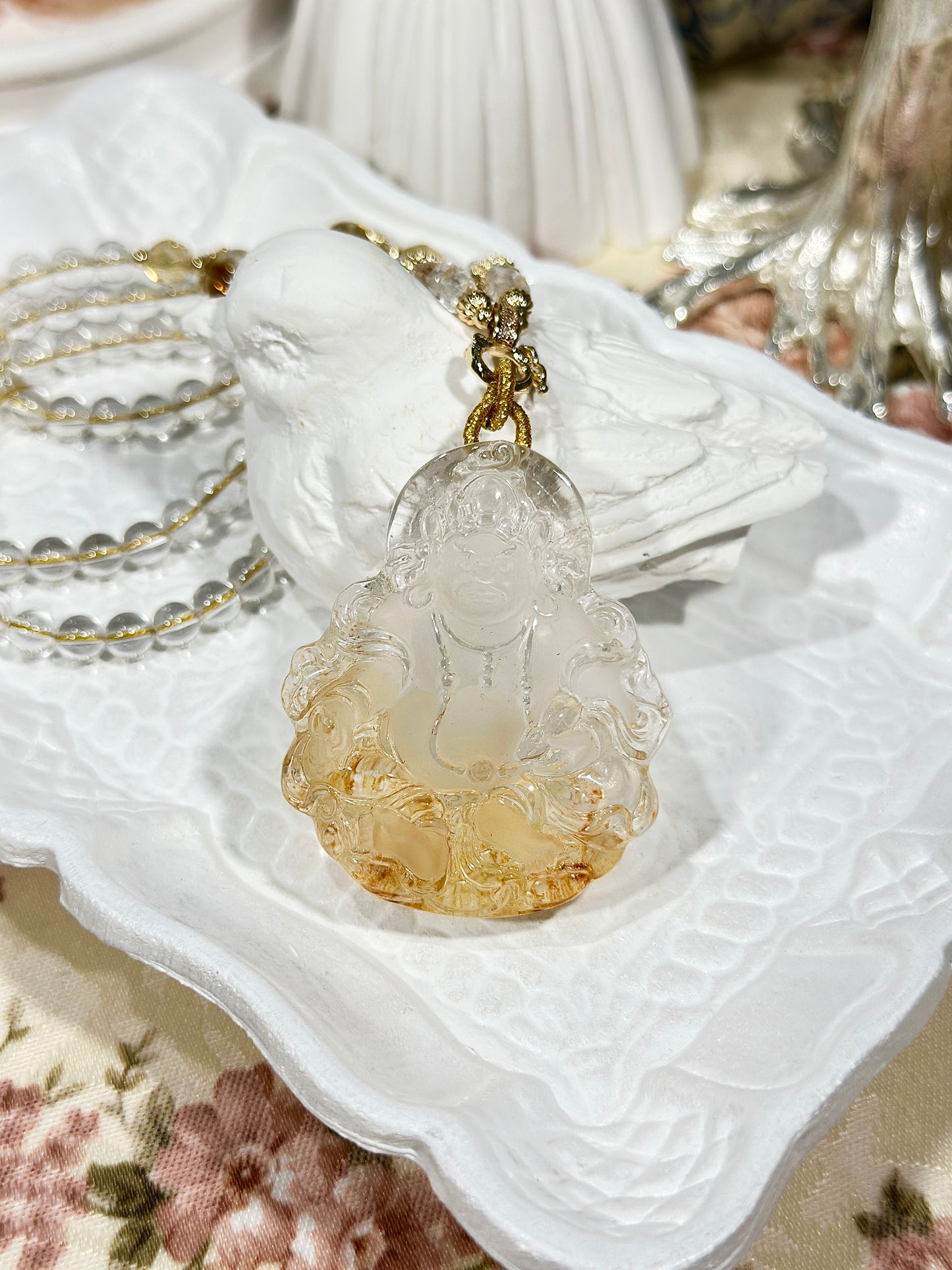 Yellow glue flower carved yellow god of wealth pendant necklace