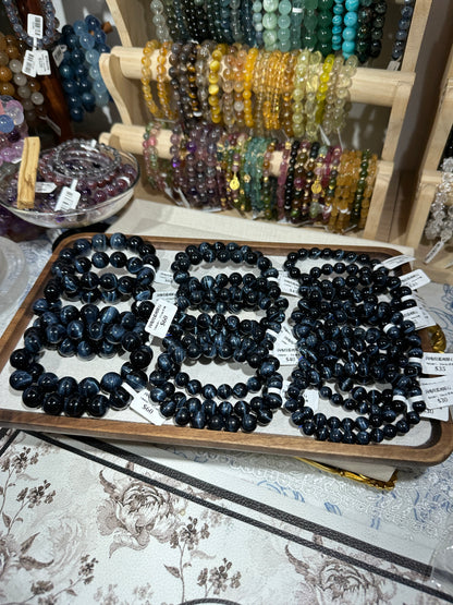 Lightning pattern blue tiger eye stone