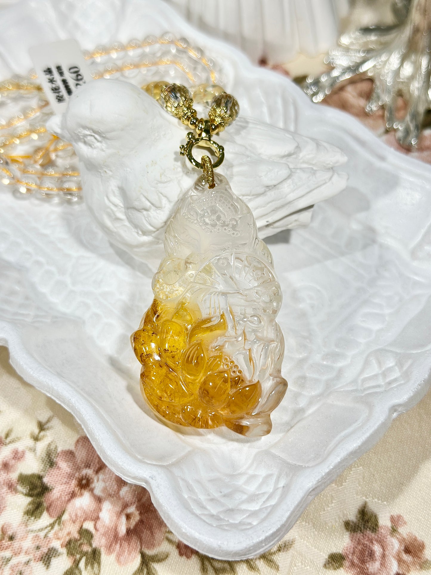 Yellow glue flower engraved fox brand necklace