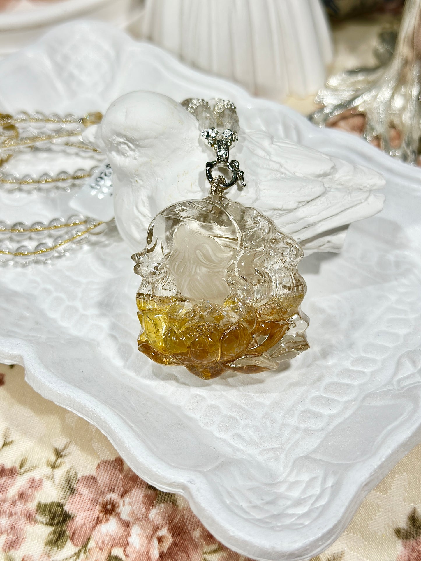 Yellow glue flower engraved fox brand necklace