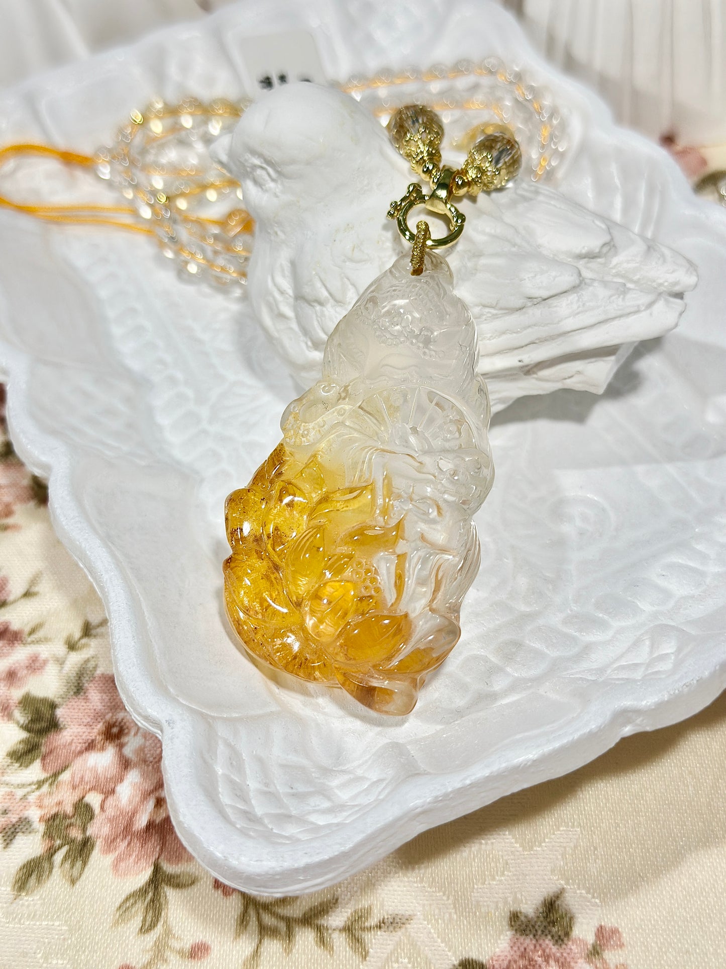 Yellow glue flower engraved fox brand necklace