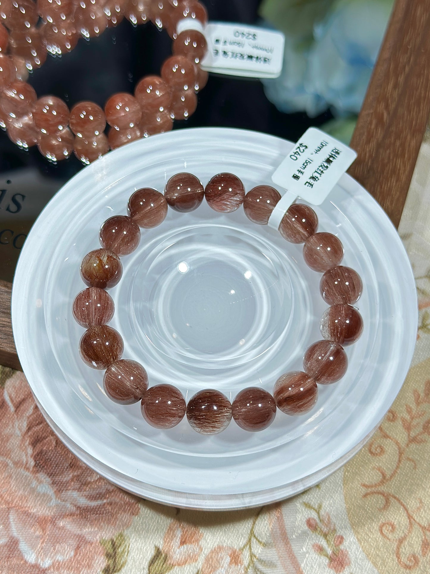 Transparent and smooth red rabbit hair