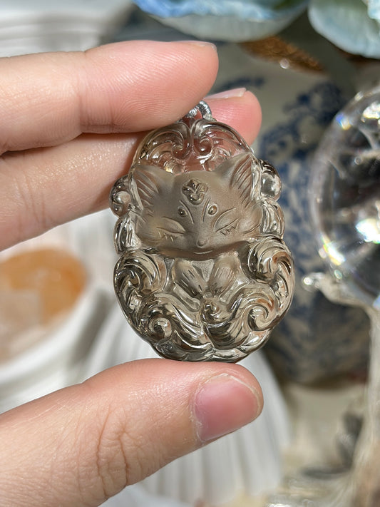 Tea crystal fox necklace