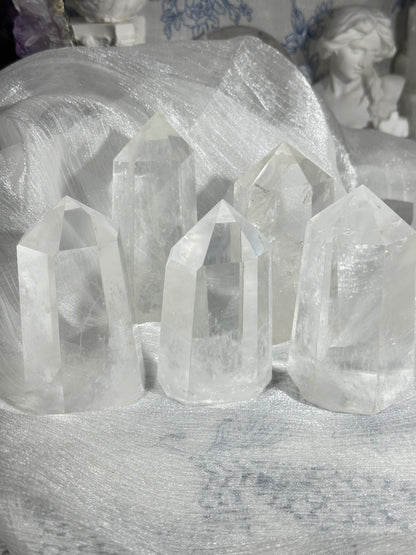 White crystal crystal column