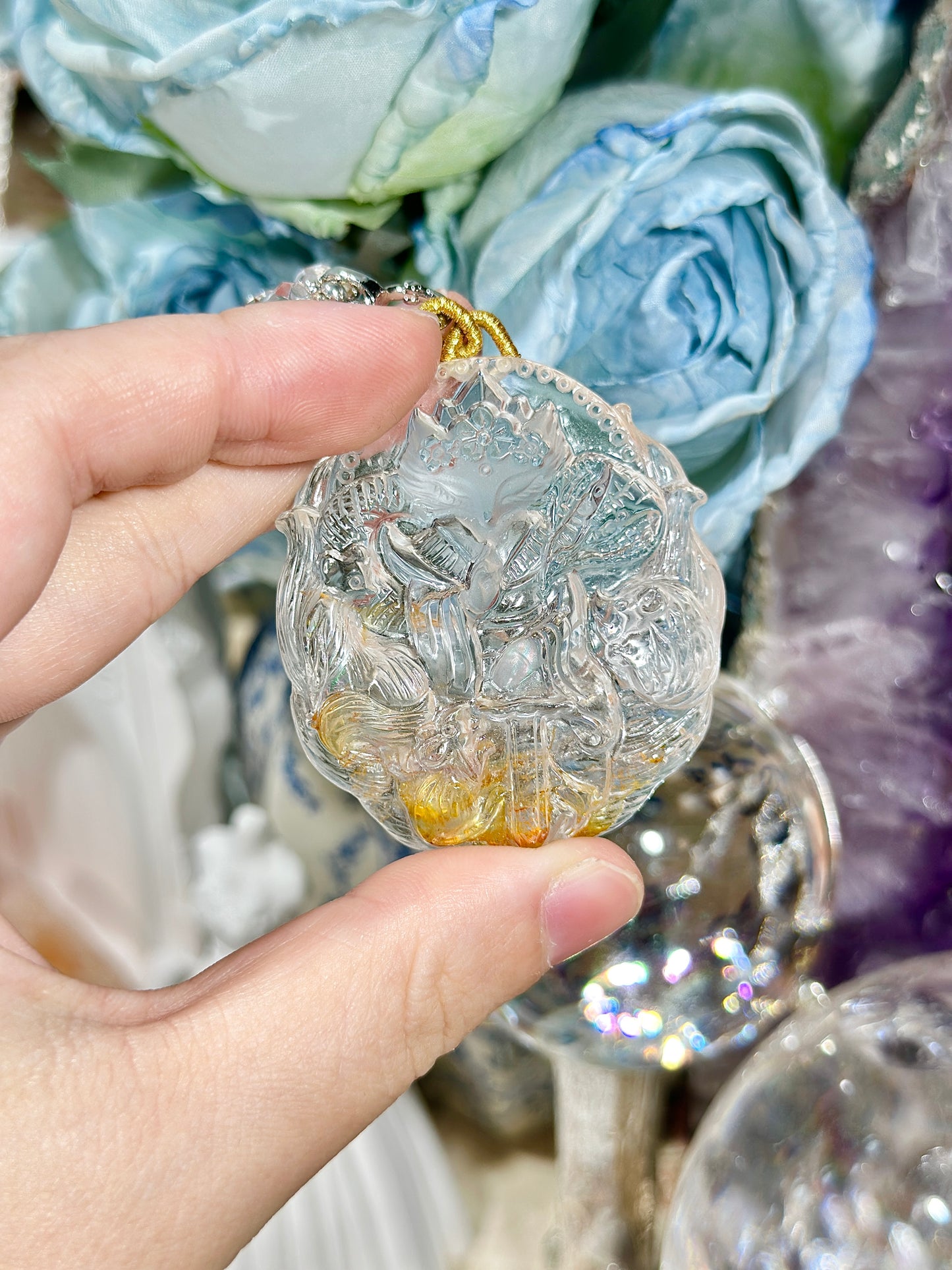 Yellow glue flower engraved fox brand necklace