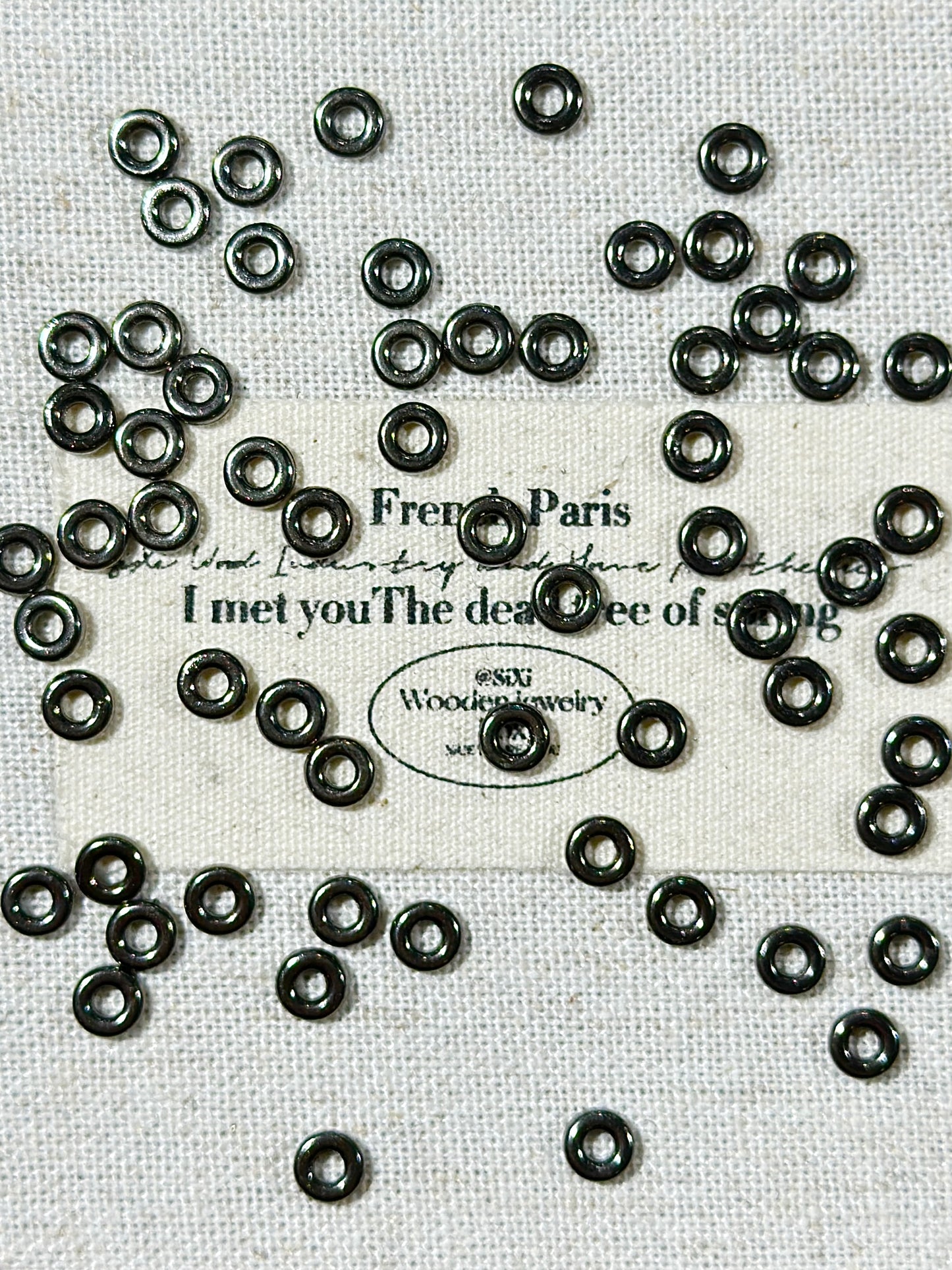 Gun black 4mm + flat spacer beads