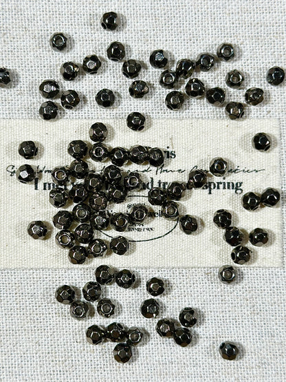 Gun black 4mm + disco beads