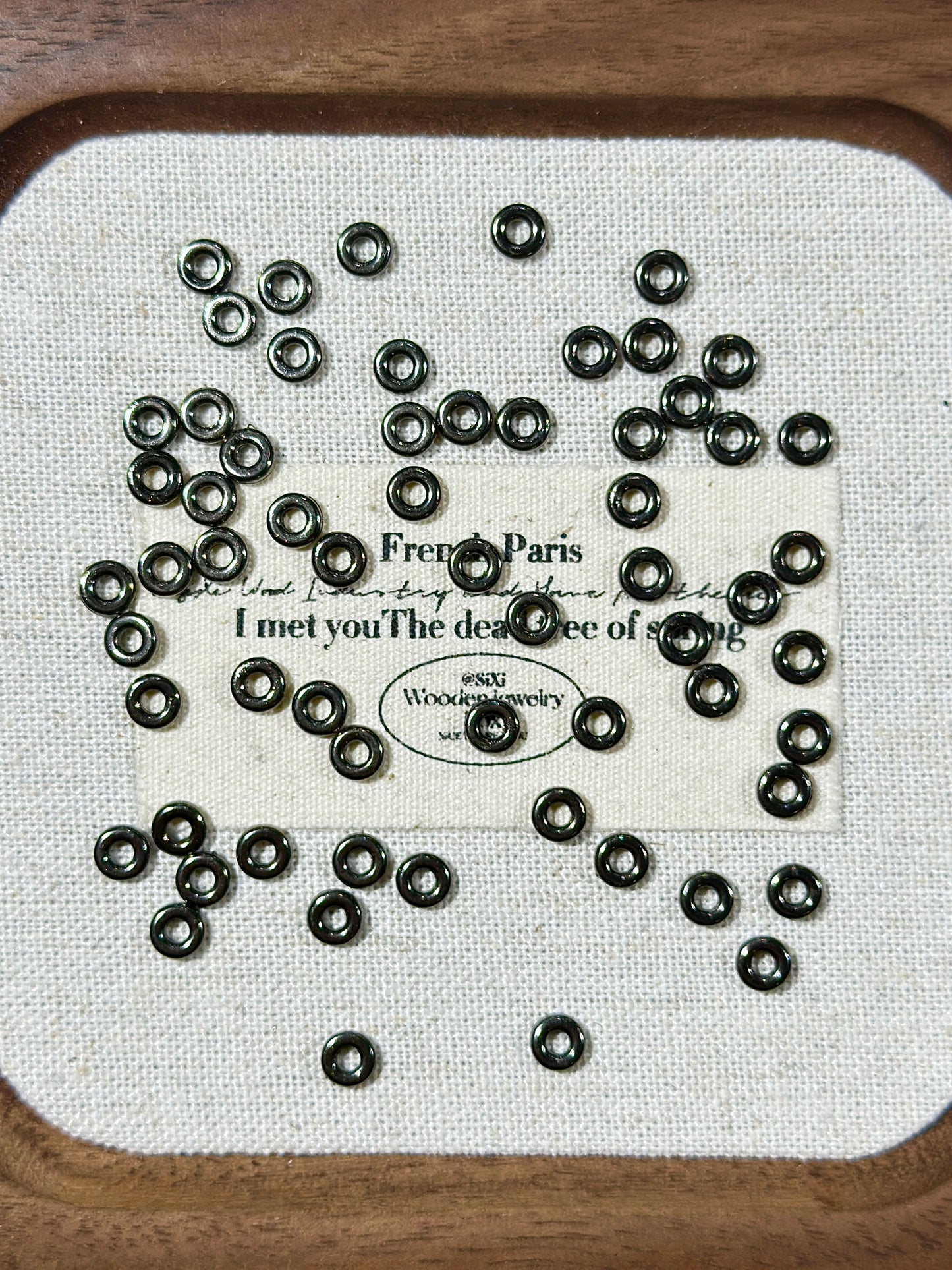 Gun black 4mm + flat spacer beads