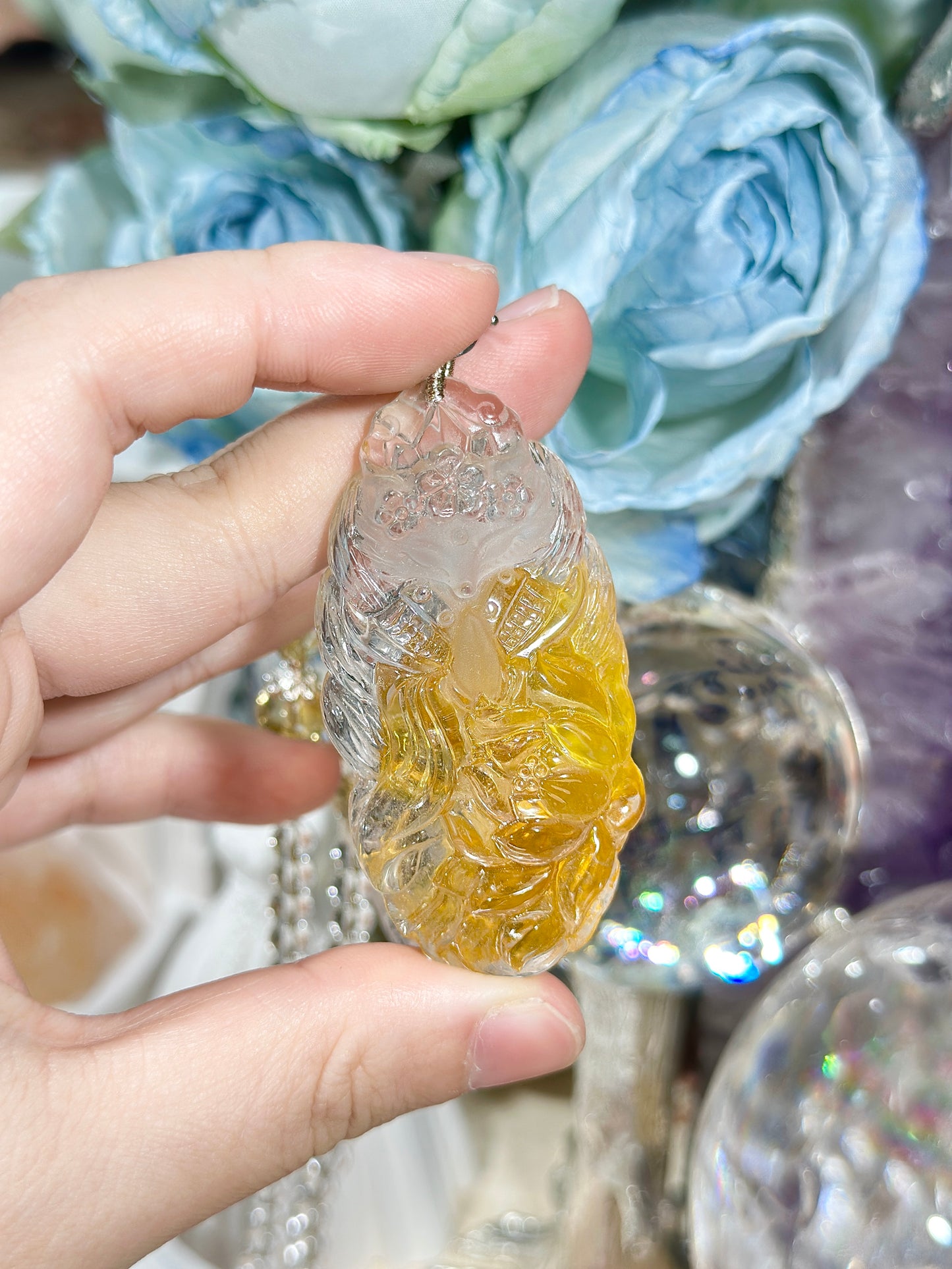 Yellow glue flower engraved fox brand necklace