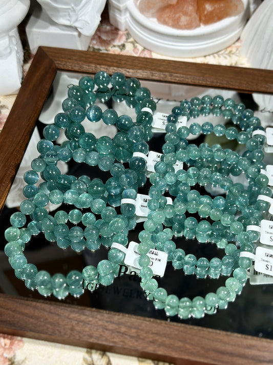 Green tone blue-green crystal