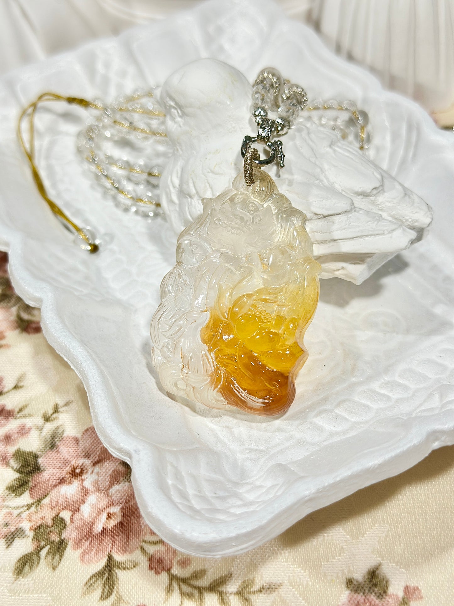 Yellow glue flower engraved fox brand necklace