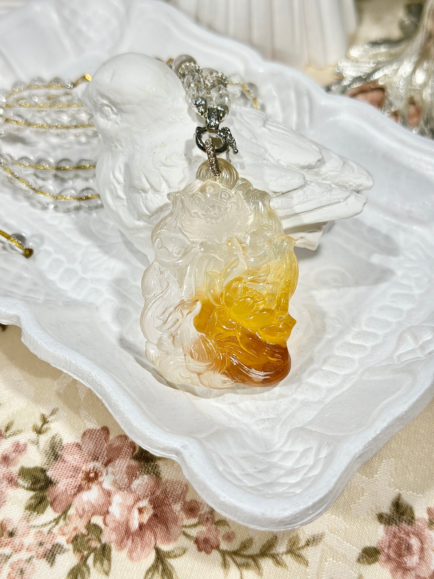 Yellow glue flower engraved fox brand necklace