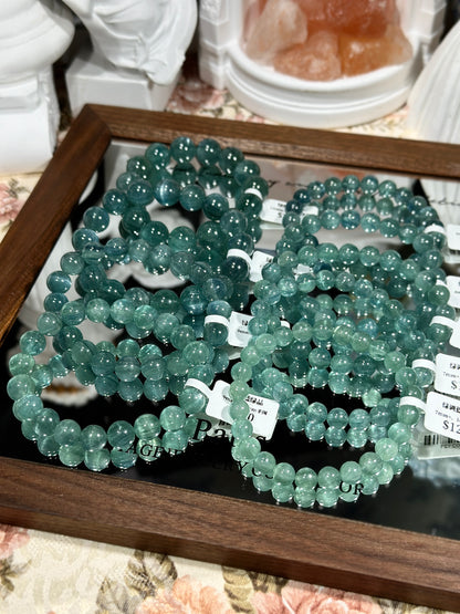 Green tone blue-green crystal