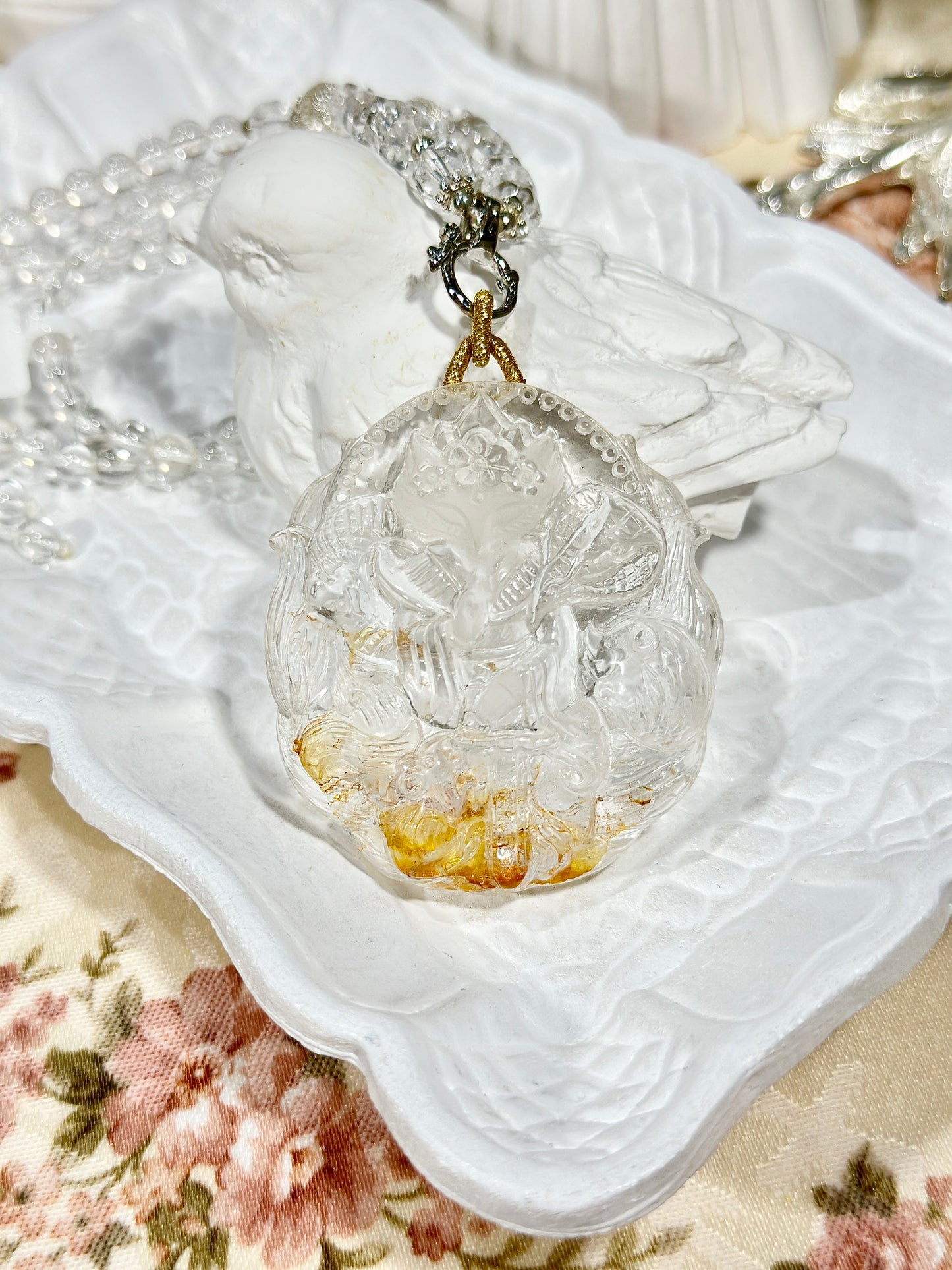 Yellow glue flower engraved fox brand necklace