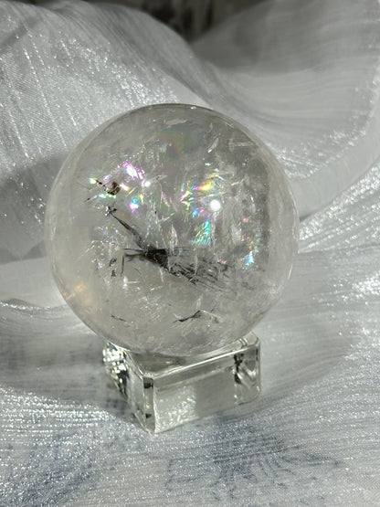 Explosive white crystal ball