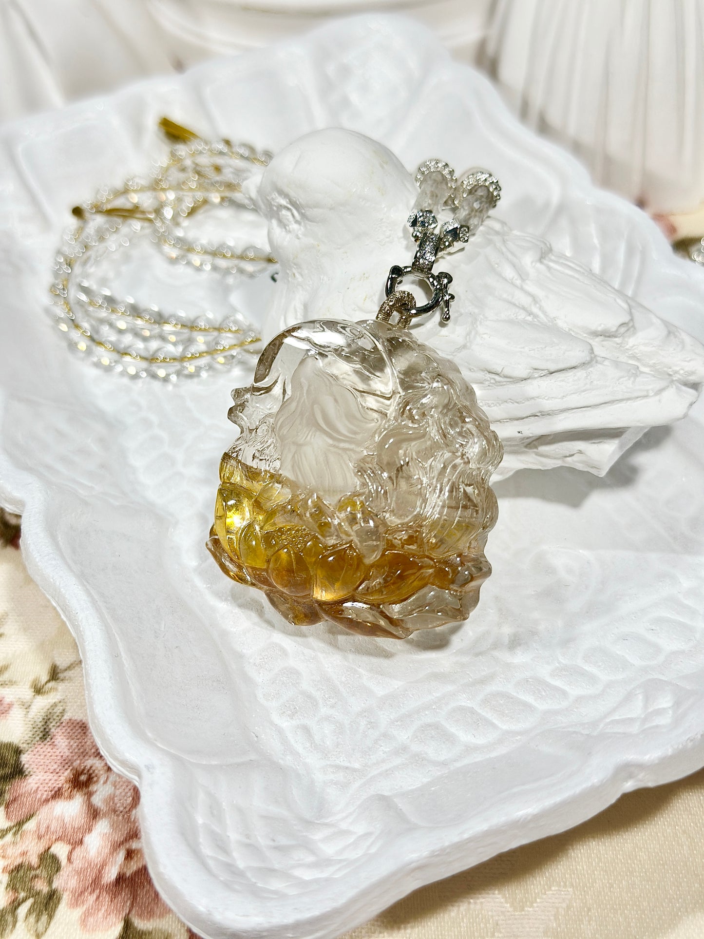 Yellow glue flower engraved fox brand necklace