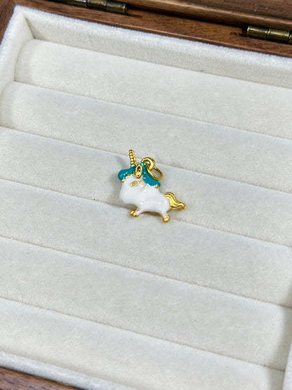 Blue, green and white unicorn trickle