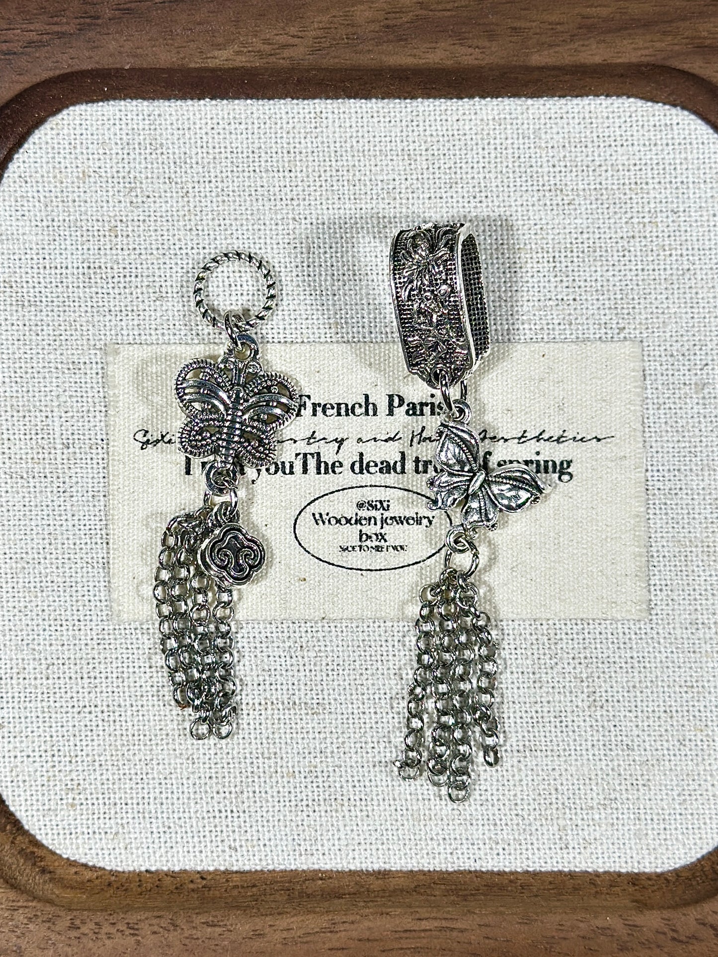 Antique silver dripping tassel accessories