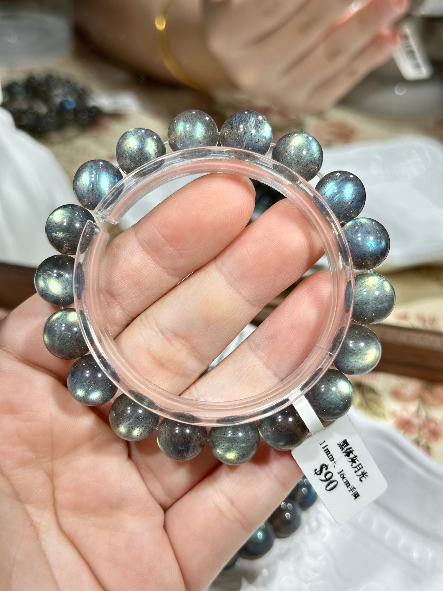 Black body color light gray moonlight