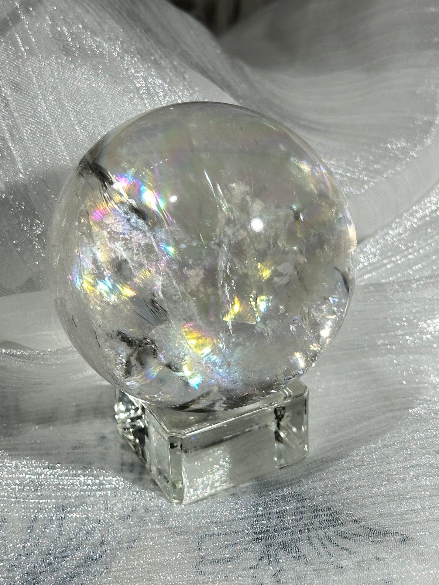 Explosive white crystal ball