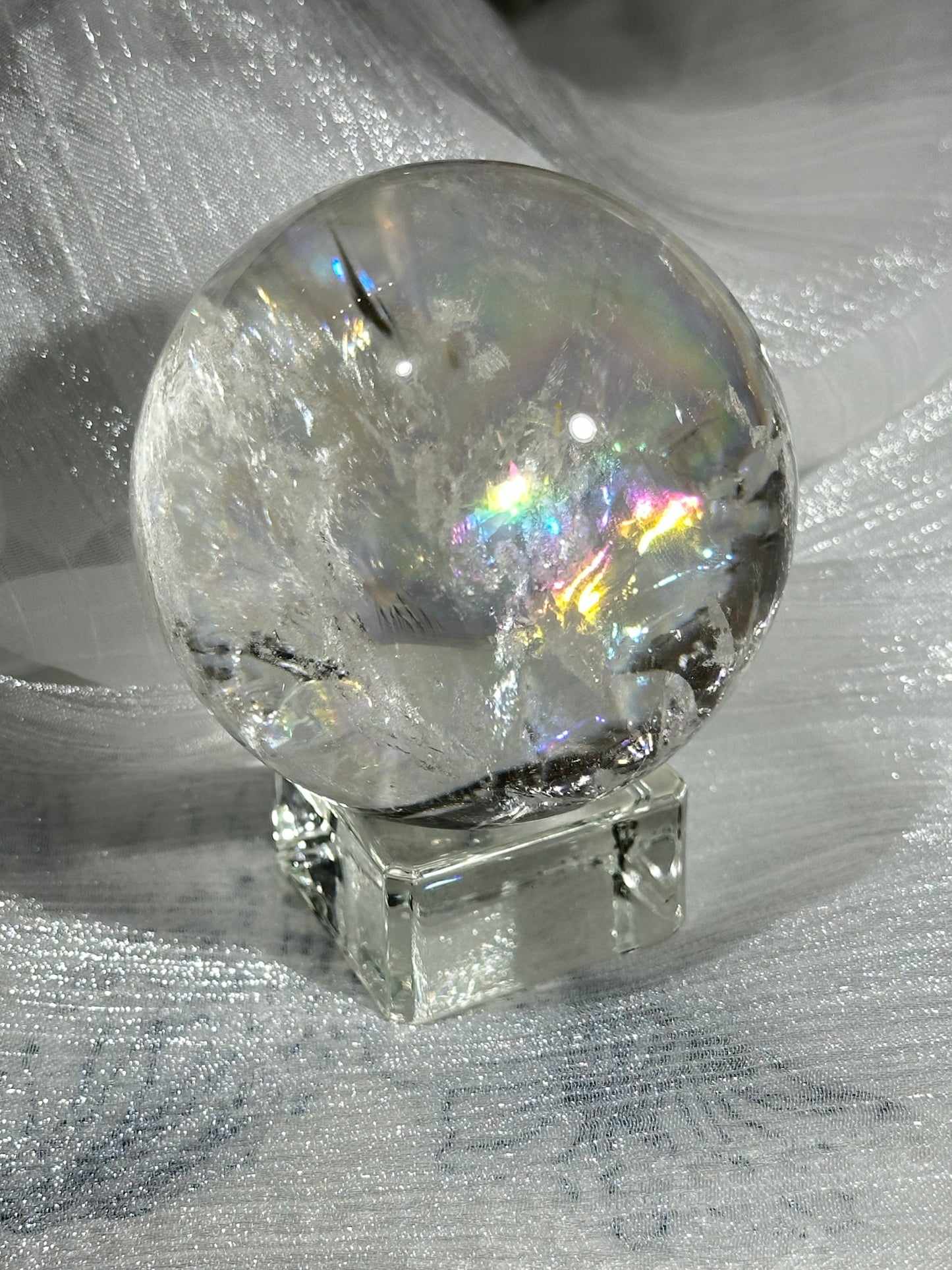 Explosive white crystal ball