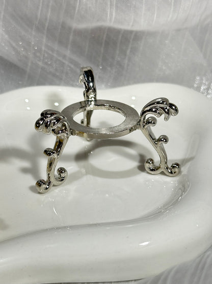 Crystal ball stand
